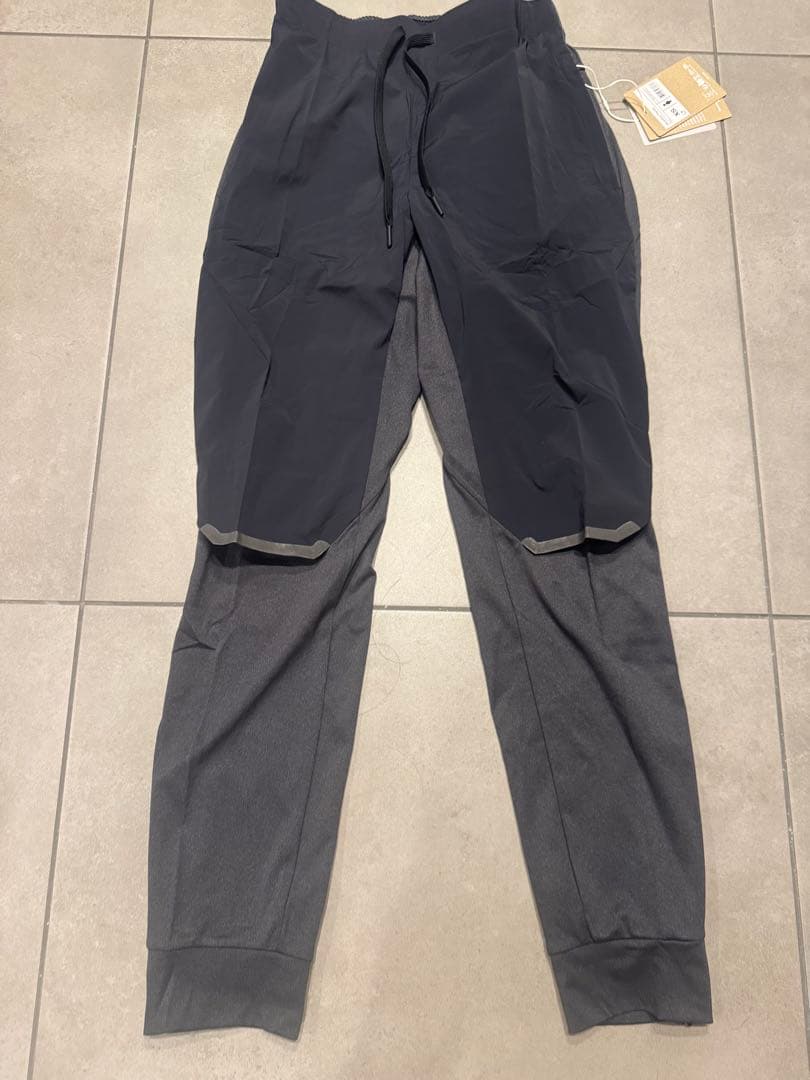 新品未使用タグ付きOn オン　ランニングパンツXS（日本サイズS）