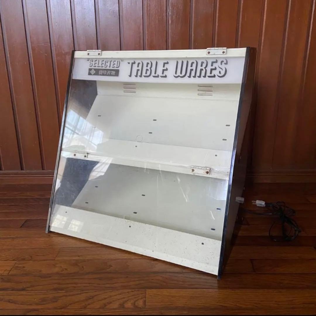 貝印　店舗什器　テーブルウェア　ショーケース　照明付き　点灯します