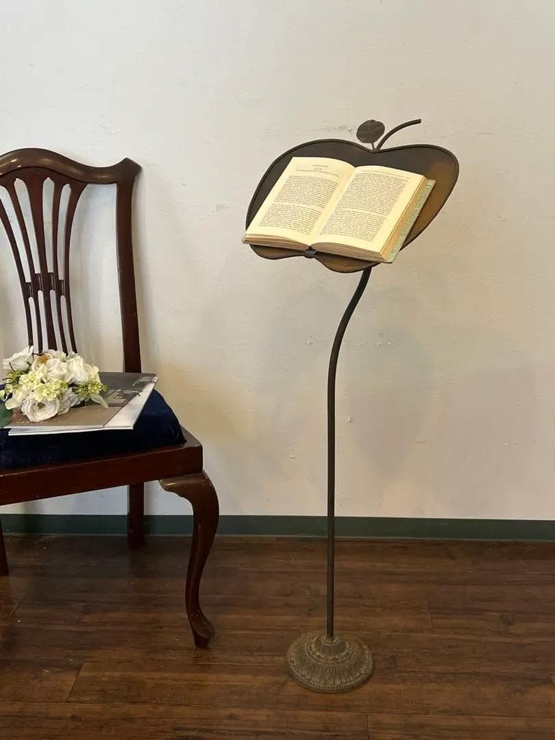 k200r124 りんごの譜面台 林檎モチーフのユニークな逸品 金属製スタンド