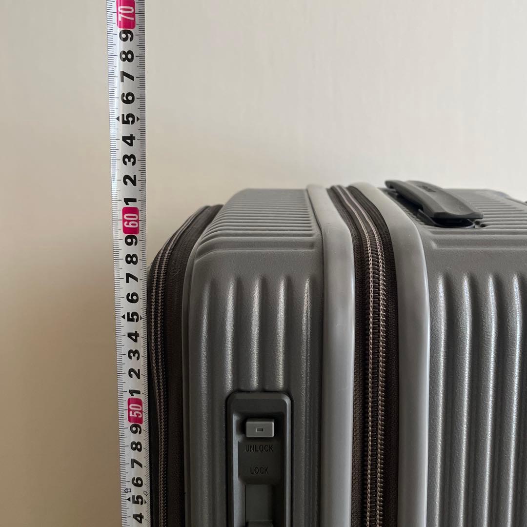 イノベーター　スーツケース　チャコールグレー