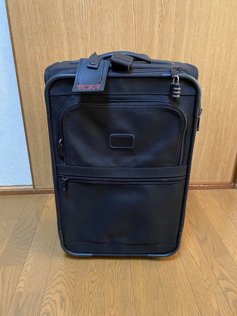 TUMI ブラック キャリーケース