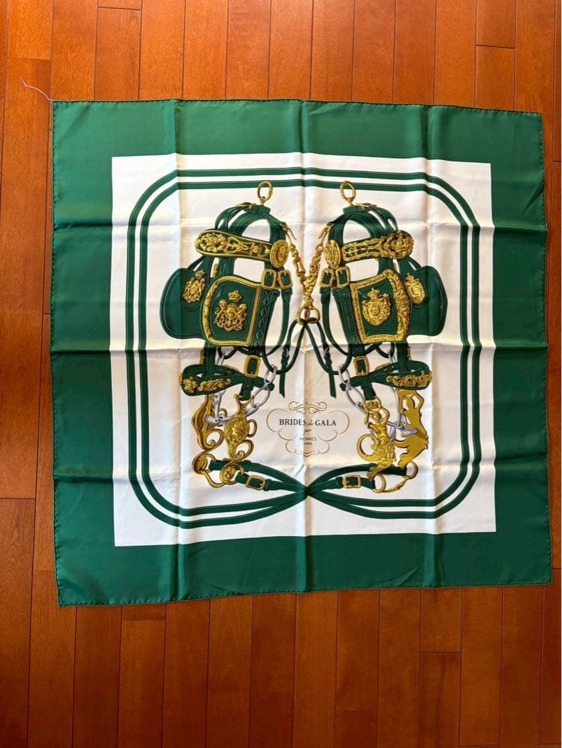 エルメス スカーフ カレ90 『ブリッド・ドゥ・ガラ』