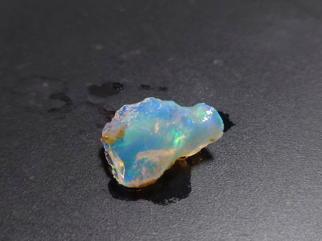 エチオピア　ウェロ産　オパール　鉱物標本　原石　透明　緑　青　チョーク