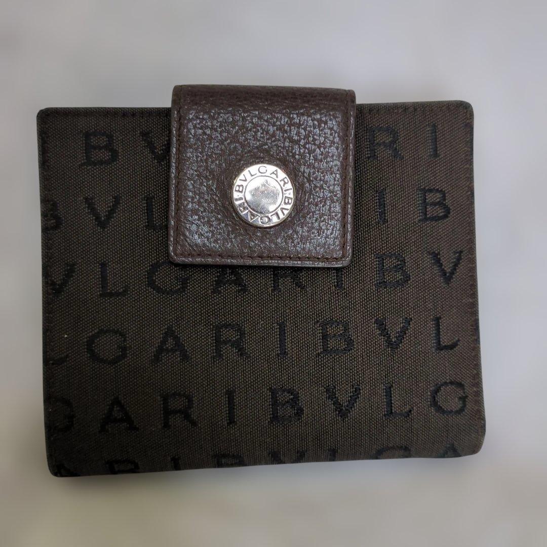 ブルガリ、ロゴマニア二つ折財布 未使用新品