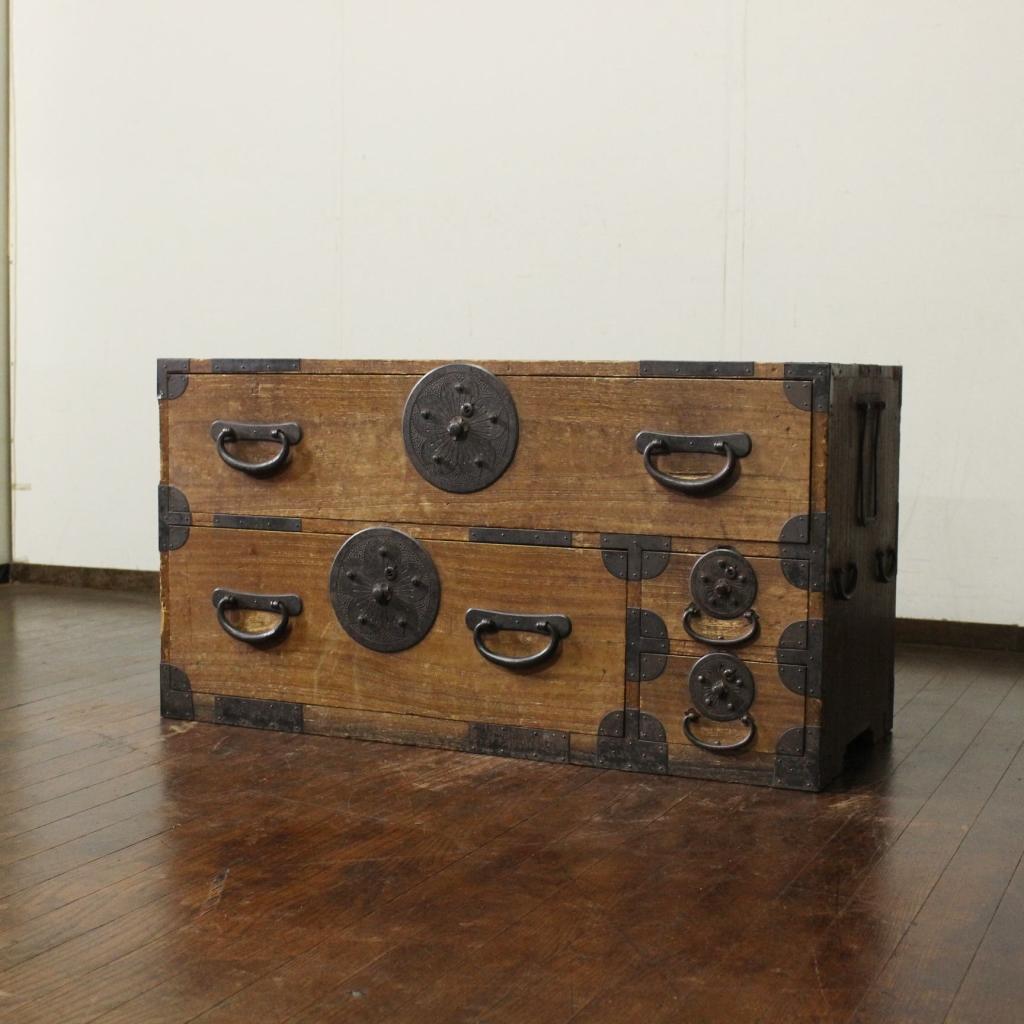 使いこまれた風合いが良い総桐時代箪笥 桜丸金具/収納/古家具/チェスト和モダン