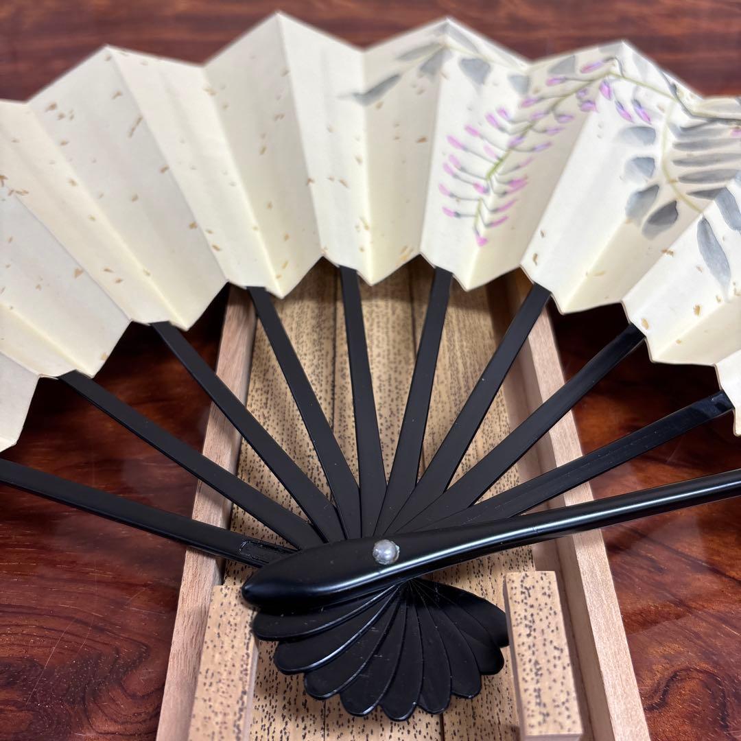 舞扇子 紫の花と緑の葉　　o0114o15