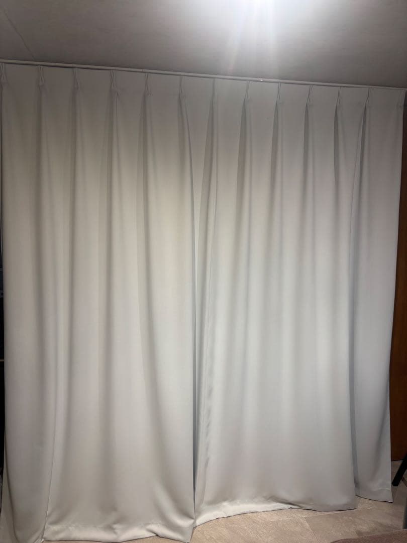 【新品未使用】1級遮光カーテン （カラー:スノーグレー）