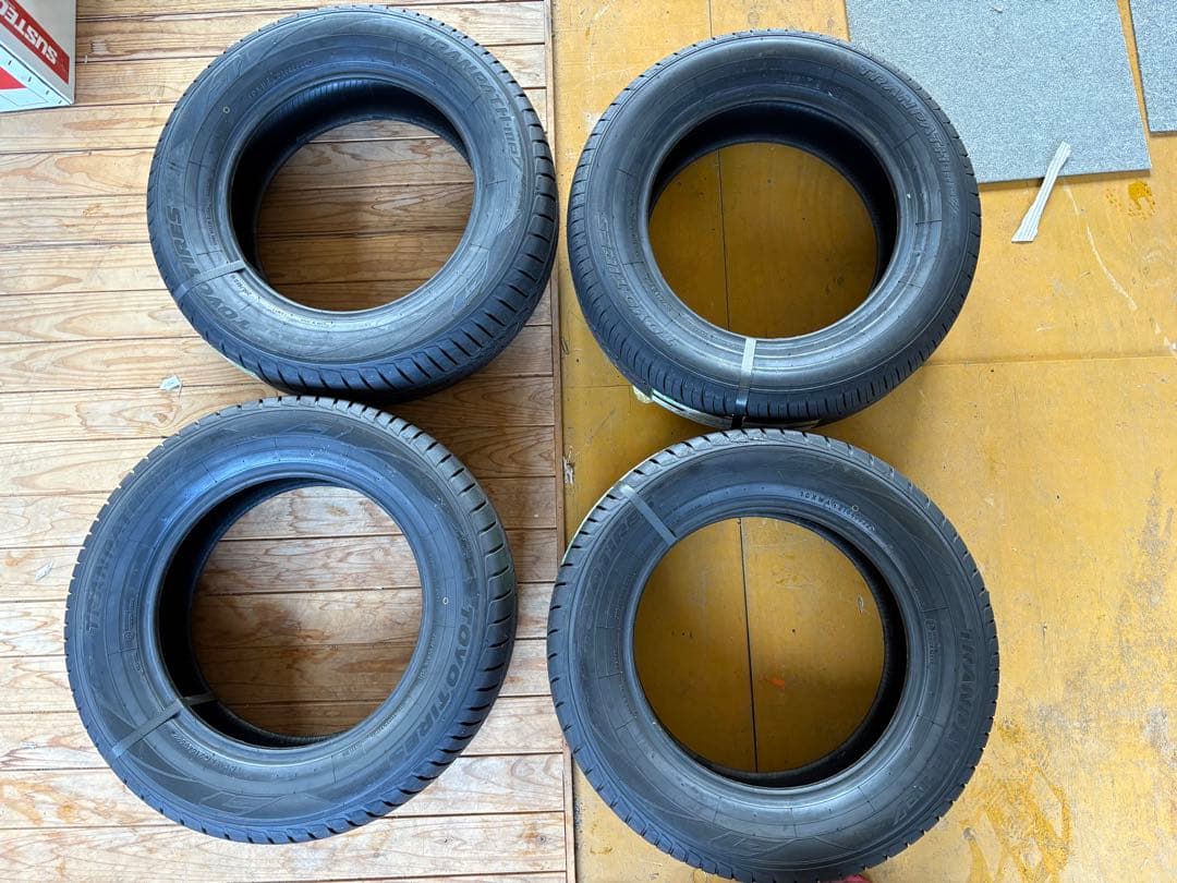 トーヨー　夏用タイヤ　205/65/R16