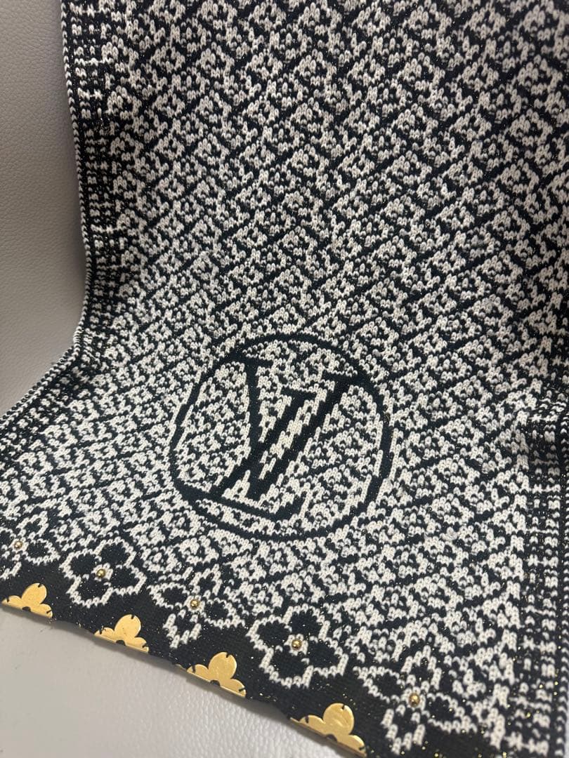 ルイ・ヴィトン 大判ウールストール マフラー 黒 白 ロゴ