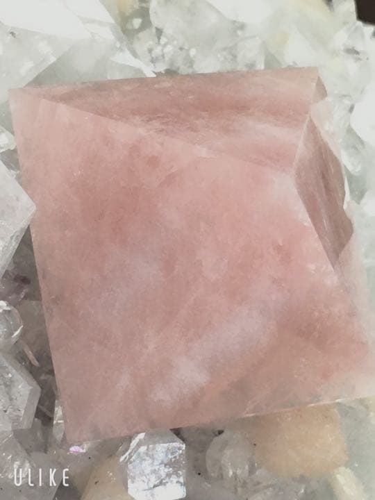 ⭐︎スターローズクォーツのピラミッド形⭐︎No.677
