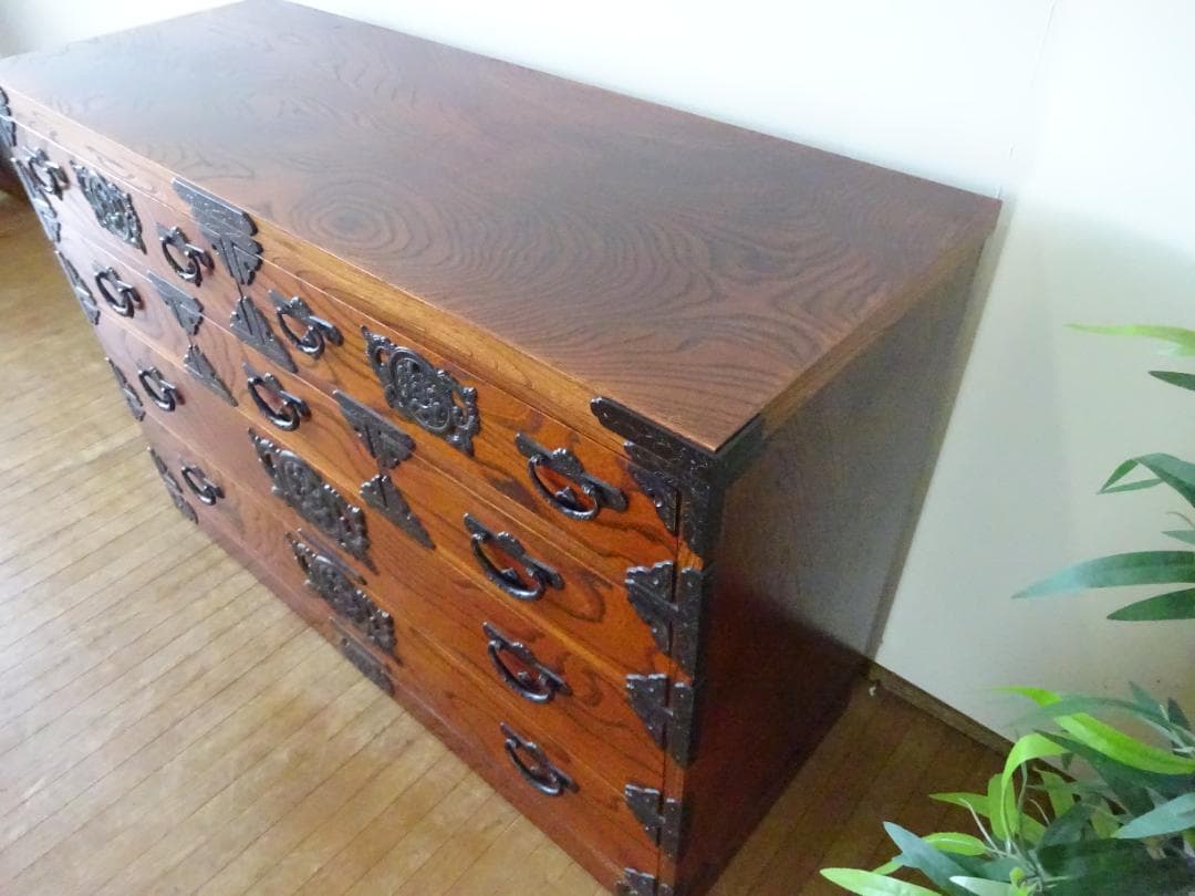 岩屋堂箪笥　菊幸　整理箪笥　チェスト　欅材　拭漆塗り　南部鉄器金具　伝統工芸品