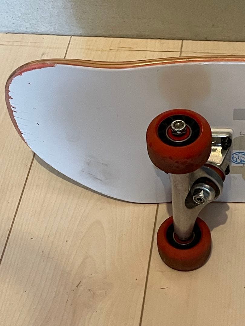 FLIPスケートボード　完成品　8インチ　INDEPENDENT チタニウム