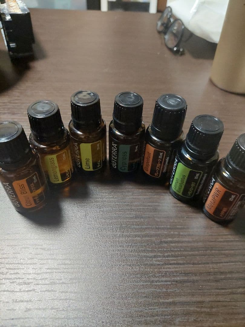 24時間限定値下げ　doTERRA エッセンシャルオイル セット２4本おまけつき