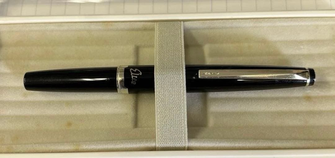 大幅値下げ‼️ 18Ｋ大型ペン‼️ PILOT Elite ポケット型高級万年筆 黒