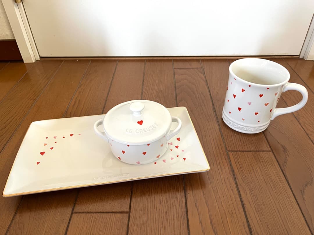 最終お値下げ～ルクルーゼのセット　ハート　角皿＆マグカップ＆ココット　洗面所にも
