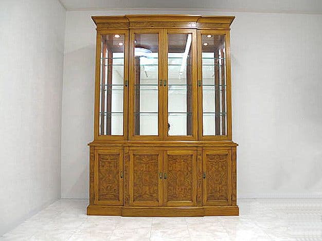 ドレクセルヘリテイジ　照明付きキュリオケース　　 飾り棚/チャイナキャビネット