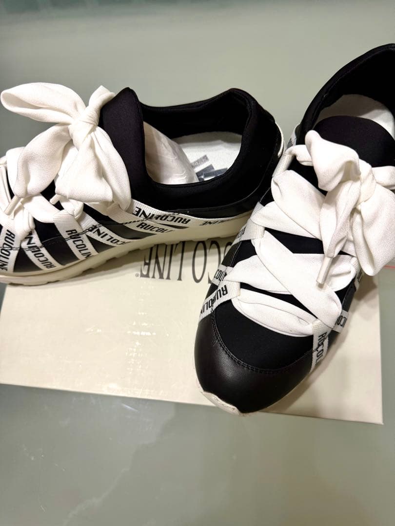 RUCOLINE リボン付きスニーカー ブラック/ホワイト