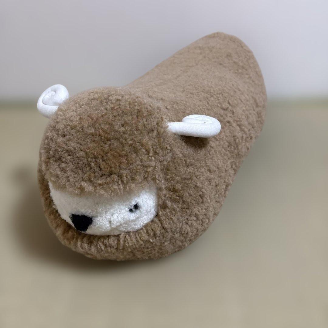 羊型抱き枕 ベージュ ロール型