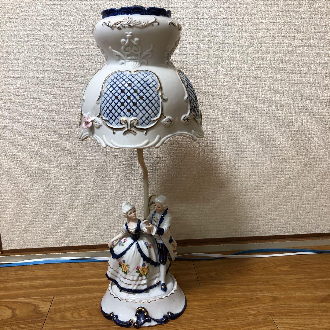 陶器製の飾りスタンド