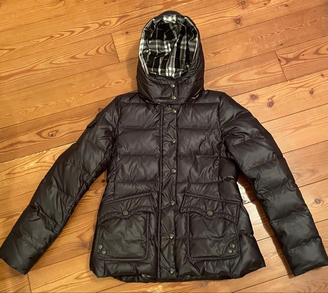 【ミンティー】BURBERRY ブラックダウンジャケット フード付き