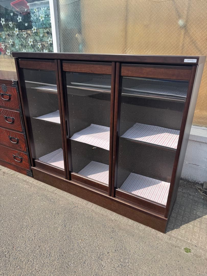 小島工芸　木製ラック ダークブラウン ガラス扉 3段